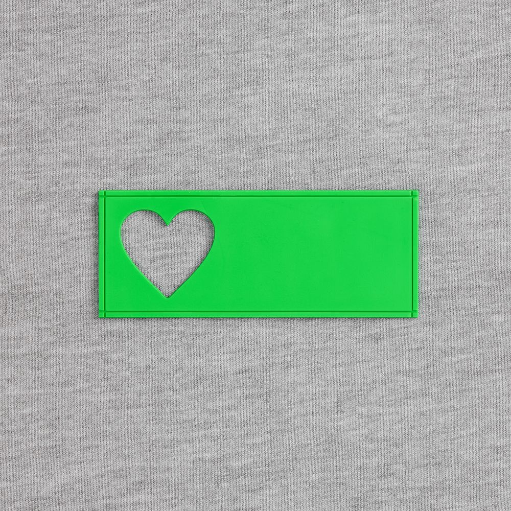 Лейбл из ПВХ с вырубкой «Сердце»