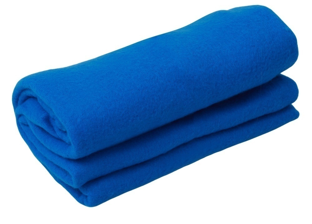 Подарочный набор: кукла фарфоровая, плед флисовый