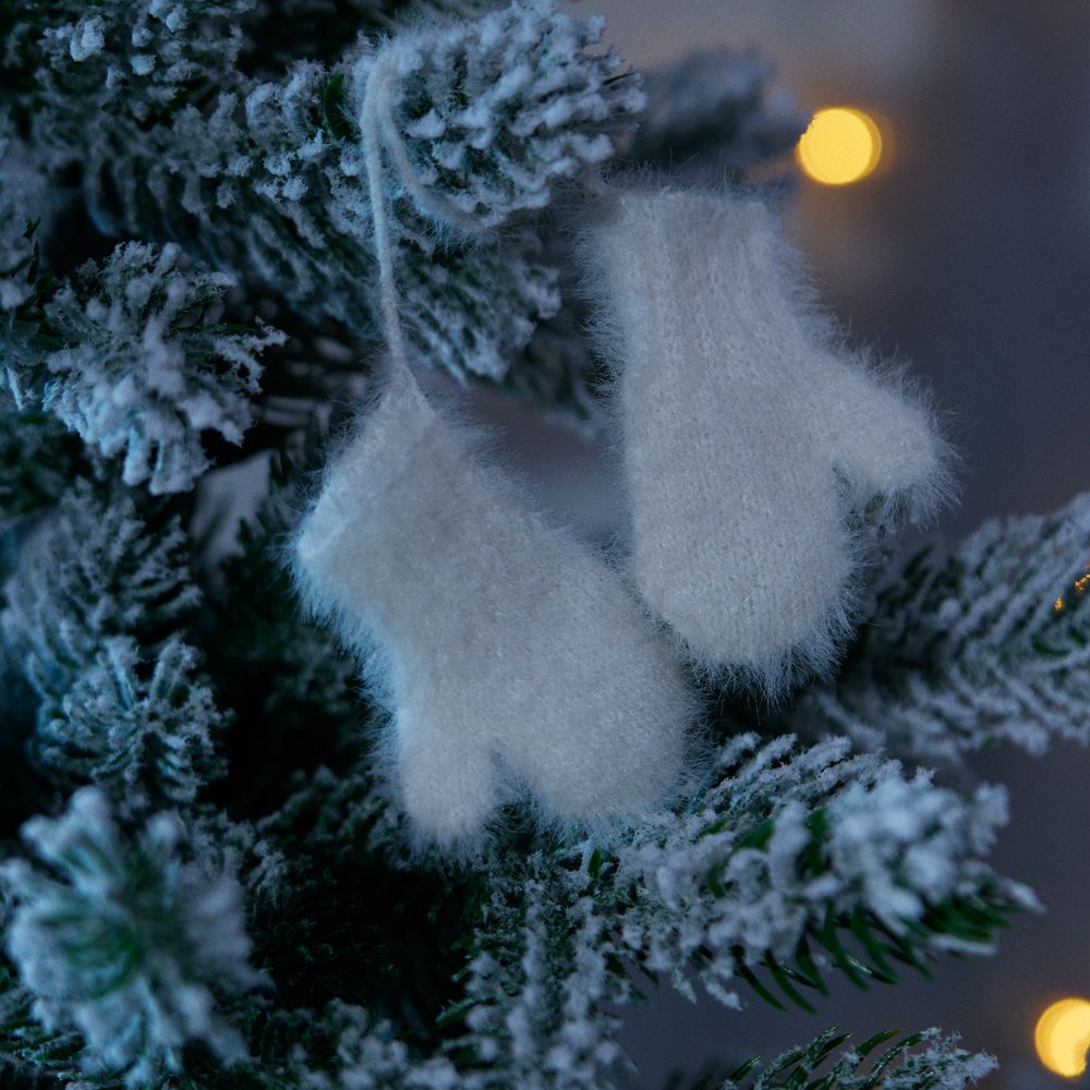 Подвеска на елку «Вьюжка», варежки