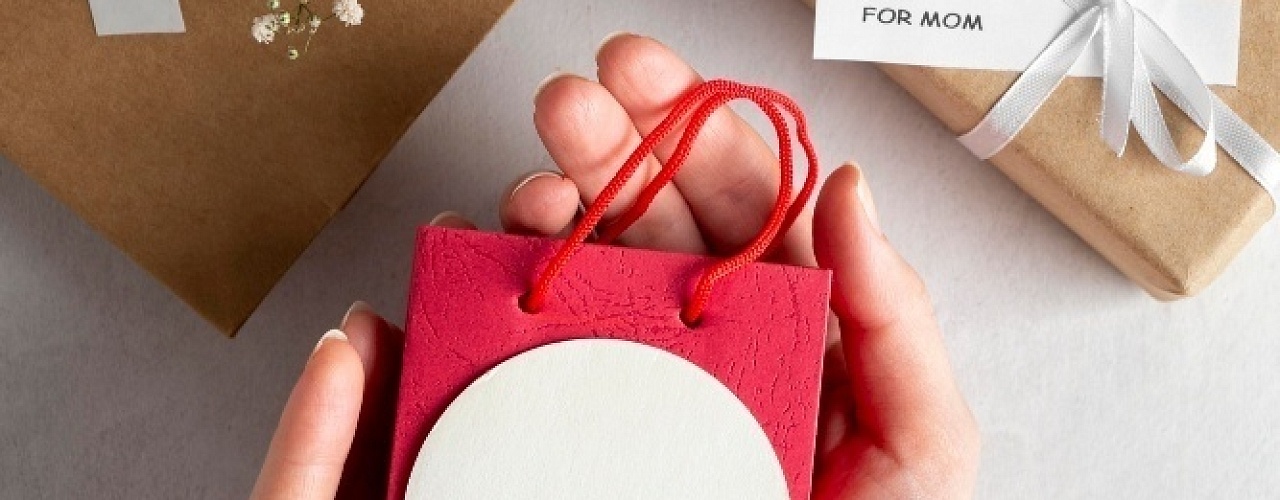 Сувенир как часть клиентского опыта: как сделать подарок продолжением сервиса